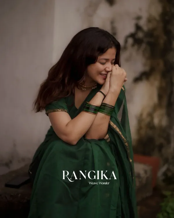 Green__Premium_Cotton_Silk_Saree_With_Classy_Blouse_and_tassels
