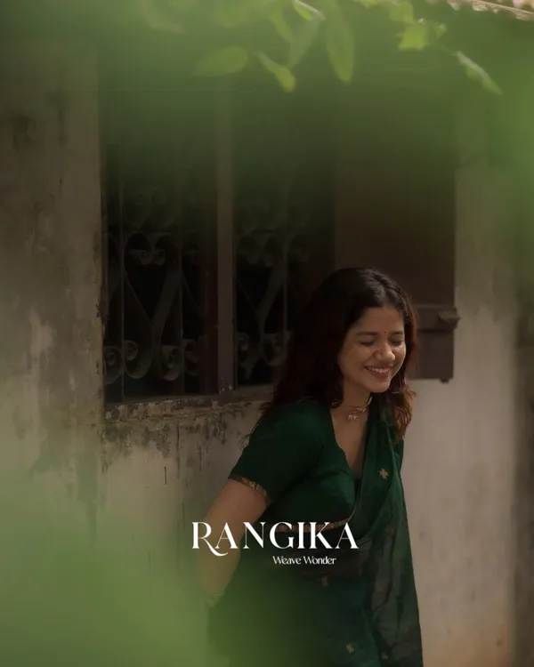 Green__Premium_Cotton_Silk_Saree_With_Classy_Blouse_and_tassels