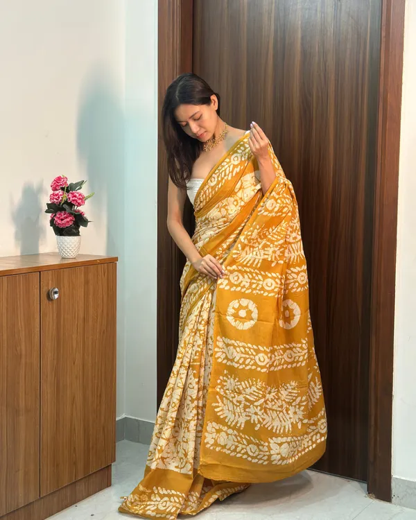 Yellow_Color_1_Minute_Ready_To_Wear_Mulmul_Cotton_Digital_Printed_Saree_With_Pocket