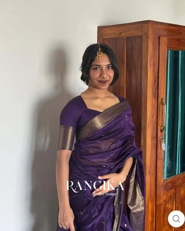 Purple_Color_Premium_Cotton_Silk_Saree_With_Classy_Blouse_and_tassels