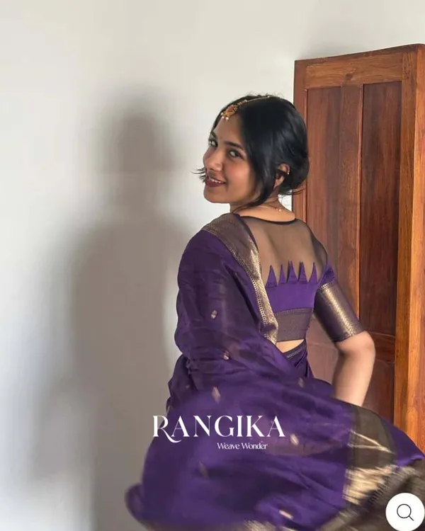 Purple_Color_Premium_Cotton_Silk_Saree_With_Classy_Blouse_and_tassels