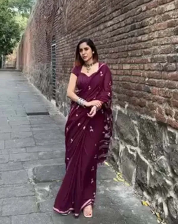 Neelaab_-_Regal_Purple_Saree_with_Matching_Blouse_Piece