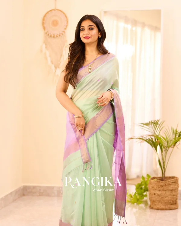 Light_Green_Color_Premium_Cotton_Silk_Saree_With_Classy_Blouse_and_tassels