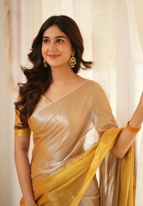 Elegant_Golden_Tissue_Cotton_Saree_with_Matching_Blouse_Piece