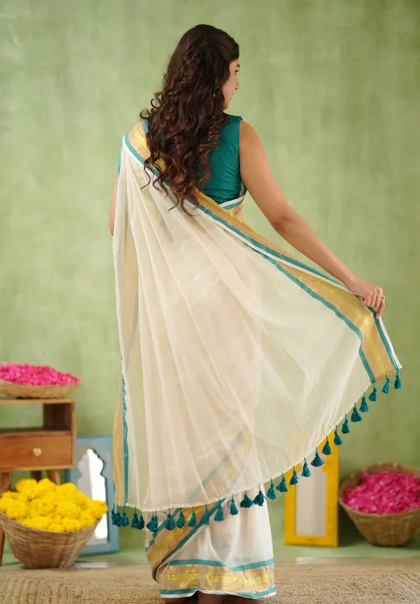 White_Mulmul_Cotton_Saree_with_Teal_&_Gold_Border_&_Matching_Teal_Blouse_Piece