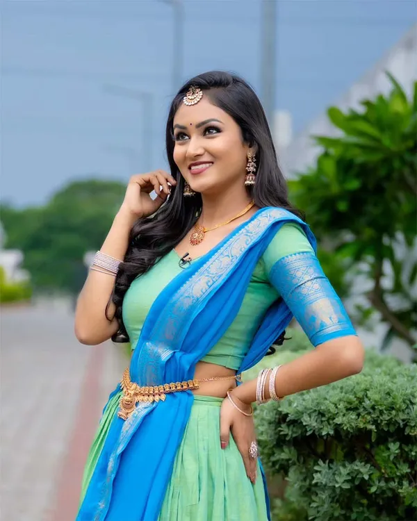 Light_Green_And_Blue_Kanchipuram_Zari_Weaving_Half_Saree_With_Blouse___Silk_Dupatta