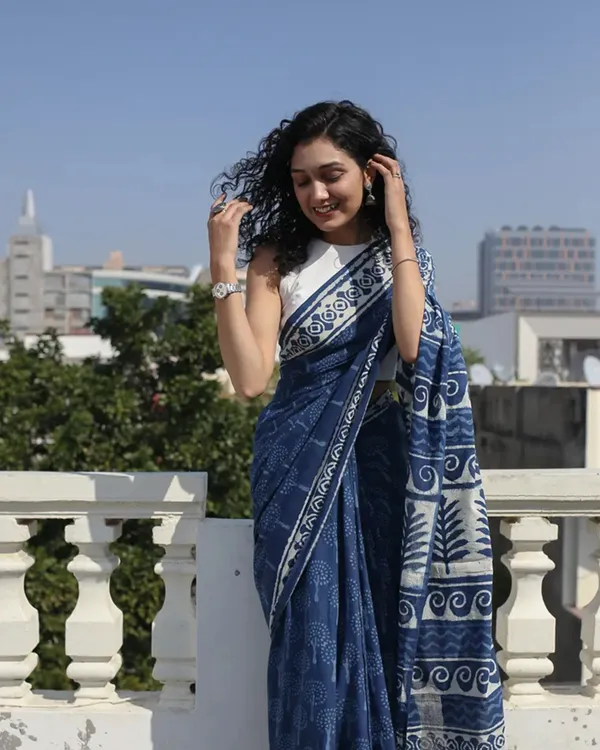 Blue_Color_1_-_Minute_Ready_to_Wear_Mulmul_Cotton_Saree_with_Blouse_Piece