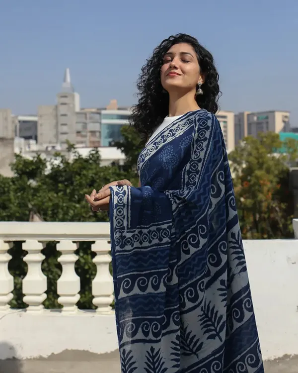 Blue_Color_1_-_Minute_Ready_to_Wear_Mulmul_Cotton_Saree_with_Blouse_Piece