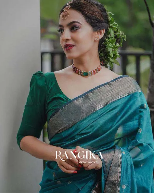 Rama_Color_Premium_Cotton_Silk_Saree_With_Classy_Blouse_and_tassels
