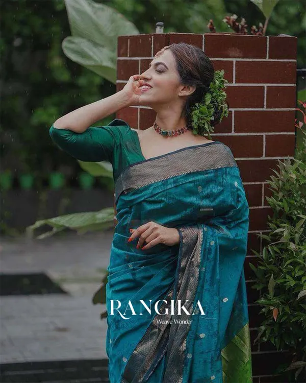 Rama_Color_Premium_Cotton_Silk_Saree_With_Classy_Blouse_and_tassels