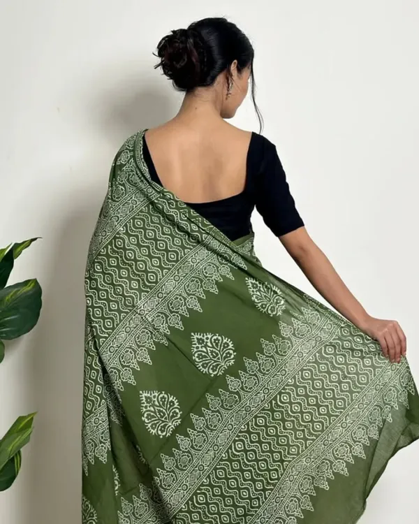 Green_Color_1_Minute_Ready_To_Wear_Mulmul__Cotton_Digital_Printed_Saree_With_Pocket