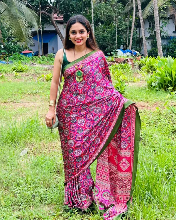 Pink__Color_1_Minute_Ready_to_Wear_Digitial_Printed_Crape_Silk_Saree
