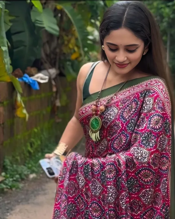 Pink__Color_1_Minute_Ready_to_Wear_Digitial_Printed_Crape_Silk_Saree