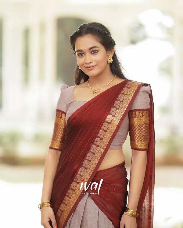 Cream_And_Red_Kanchipuram_Zari_Weaving_Half_Saree_With_Blouse___Silk_Dupatta