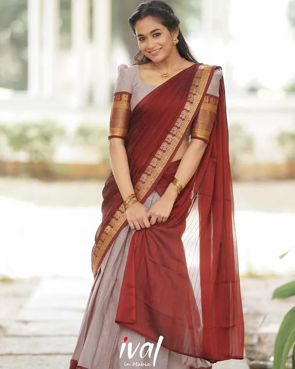 Cream_And_Red_Kanchipuram_Zari_Weaving_Half_Saree_With_Blouse___Silk_Dupatta