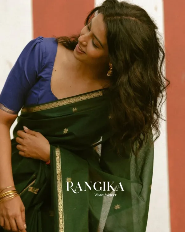 Green_And_Blue_Premium_Cotton_Silk_Saree_With_Classy_Blouse_and_tassels