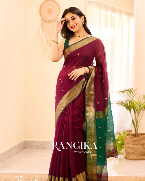 Red_Color_Premium_Cotton_Silk_Saree_With_Classy_Blouse_and_tassels