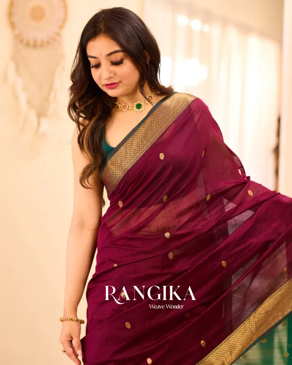Red_Color_Premium_Cotton_Silk_Saree_With_Classy_Blouse_and_tassels