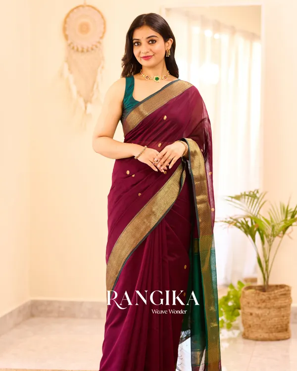 Red_Color_Premium_Cotton_Silk_Saree_With_Classy_Blouse_and_tassels