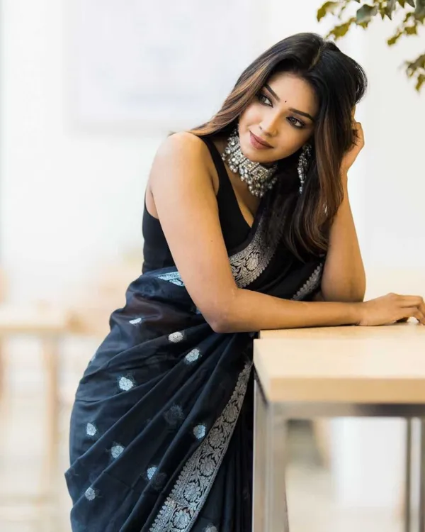 Black_Color_Premium_Cotton_Silk_Saree_With_Classy_Blouse