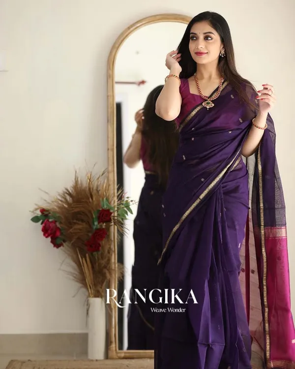 Purple_Color_Premium_Cotton_Silk_Saree_With_Classy_Blouse_and_tassels