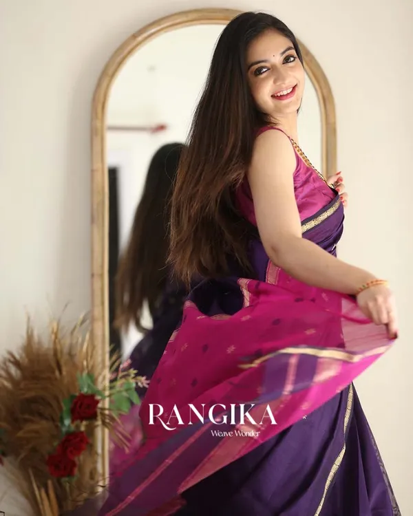 Purple_Color_Premium_Cotton_Silk_Saree_With_Classy_Blouse_and_tassels