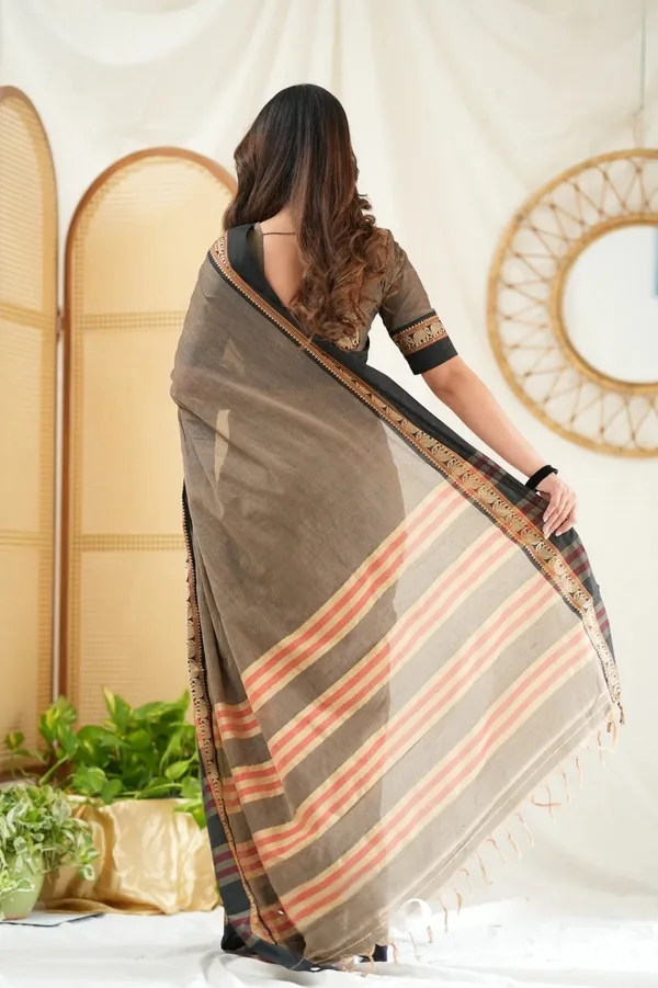 Coffee_Brown_Mulmul_Cotton_Saree_with_Black_Border_&_Golden_Detailing_with_blouse_piece