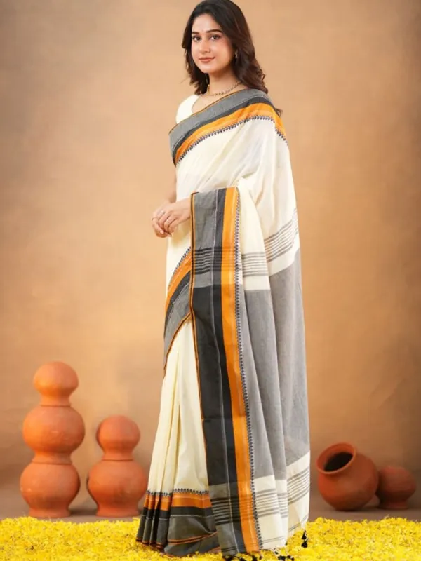 Classic_White_Traditional_Mulmul__Cotton_Saree_with_Contrast_Border_&_Blouse_Piece