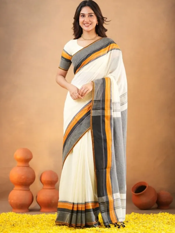 Classic_White_Traditional_Mulmul__Cotton_Saree_with_Contrast_Border_&_Blouse_Piece