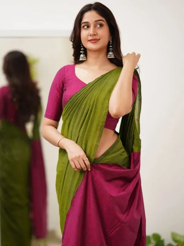 Green_Mulmul_Cotton_Saree_with_Contrast_Wine_Blouse_Piece