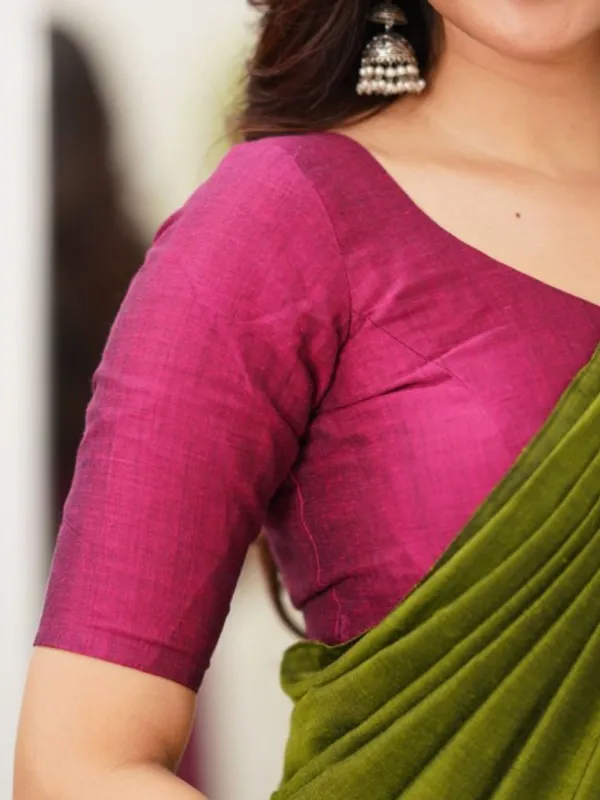 Green_Mulmul_Cotton_Saree_with_Contrast_Wine_Blouse_Piece