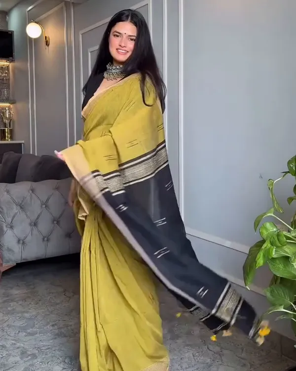 Sunehri_-_Lemon_Yellow_Linen_Saree_with_Contrast_Black_Blouse