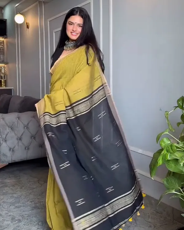 Sunehri_-_Lemon_Yellow_Linen_Saree_with_Contrast_Black_Blouse