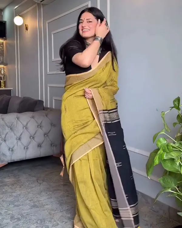 Sunehri_-_Lemon_Yellow_Linen_Saree_with_Contrast_Black_Blouse
