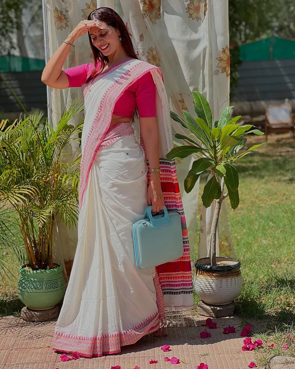 Swan_Pink_-_White_Linen_Drape_with_Pink_Border_and_Coordinated_Blouse