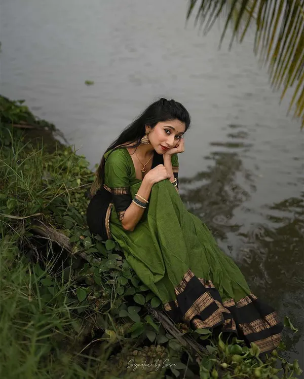 Green_And_Black_Kanchipuram_Zari_Weaving_Half_Saree_With_Blouse___Silk_Dupatta