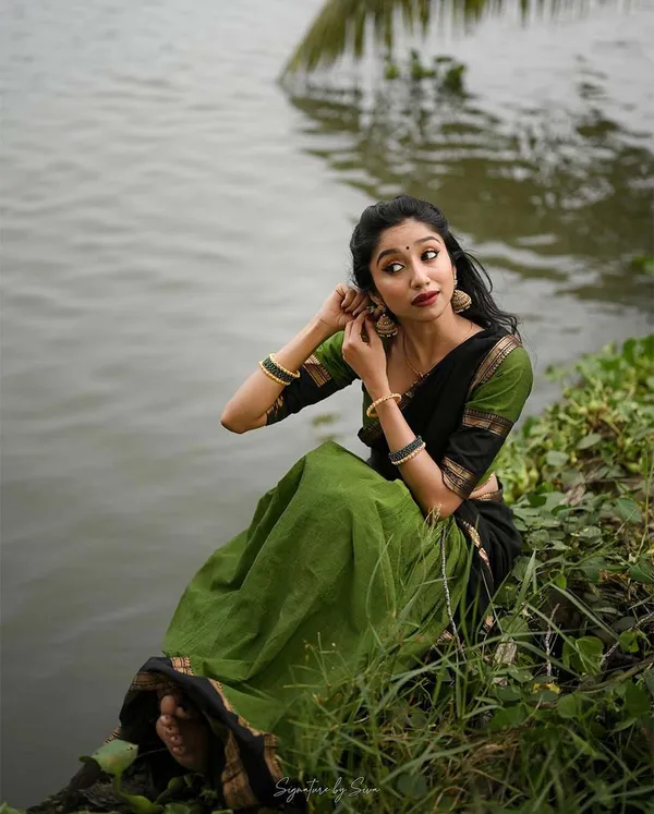 Green_And_Black_Kanchipuram_Zari_Weaving_Half_Saree_With_Blouse___Silk_Dupatta