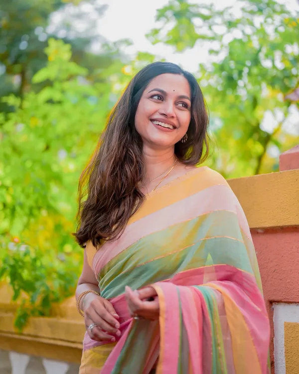 Sunlit_Bloom_-_Yellow,_Green_&_Pink_Stripe_Linen_Saree_with_Blouse_Piece