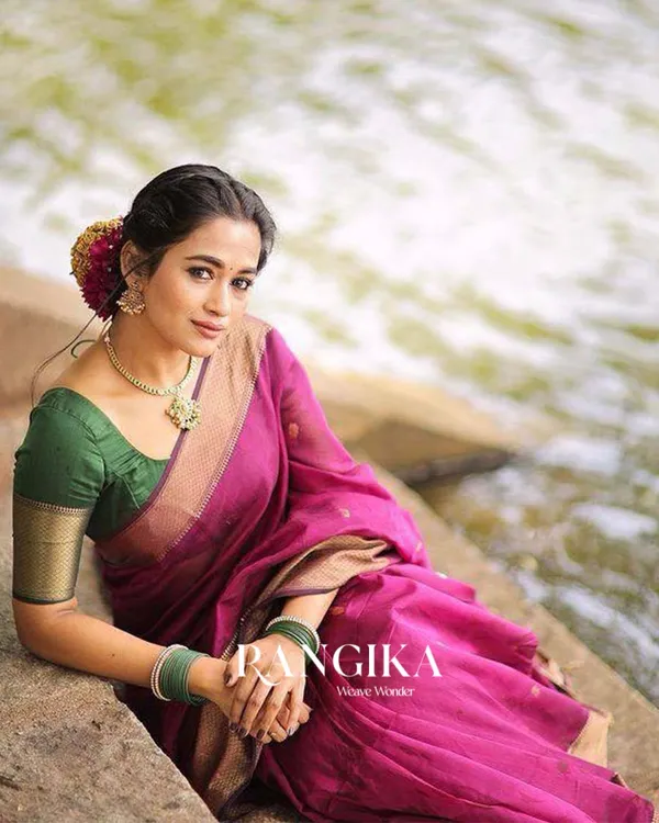 Pink_Color_Premium_Cotton_Silk_Saree_With_Classy_Blouse_and_tassels