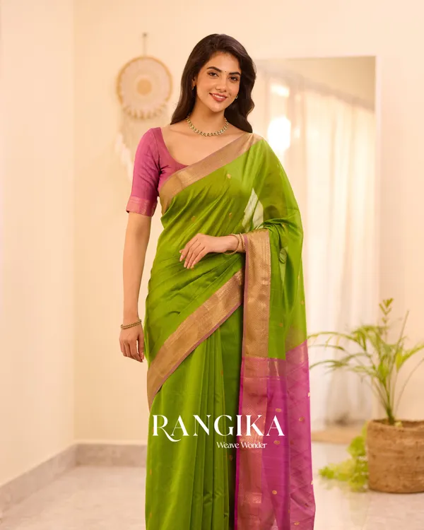 Green_Color_Premium_Cotton_Silk_Saree_With_Classy_Blouse_and_tassels