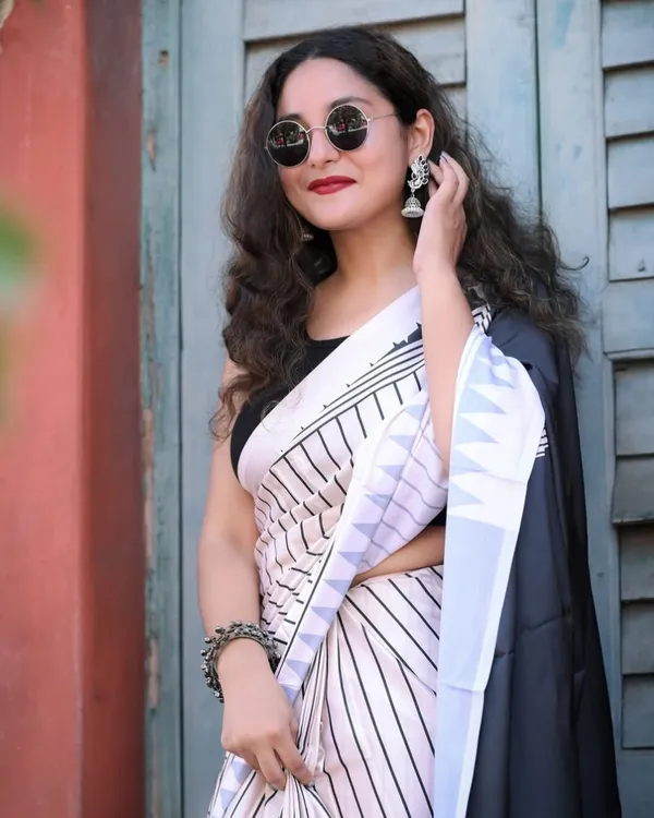 Black_And_White_Color_1_Minute_Ready_to_Wear_Digitial_Printed_Crape_Silk_Saree
