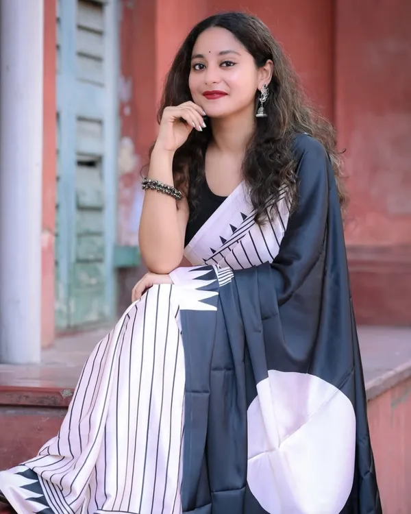 Black_And_White_Color_1_Minute_Ready_to_Wear_Digitial_Printed_Crape_Silk_Saree