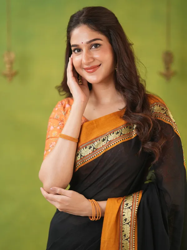Black_Mulmul_Cotton_Saree_with_Mustard_Border_&_Elephant_Weave,_with_Blouse_Piece