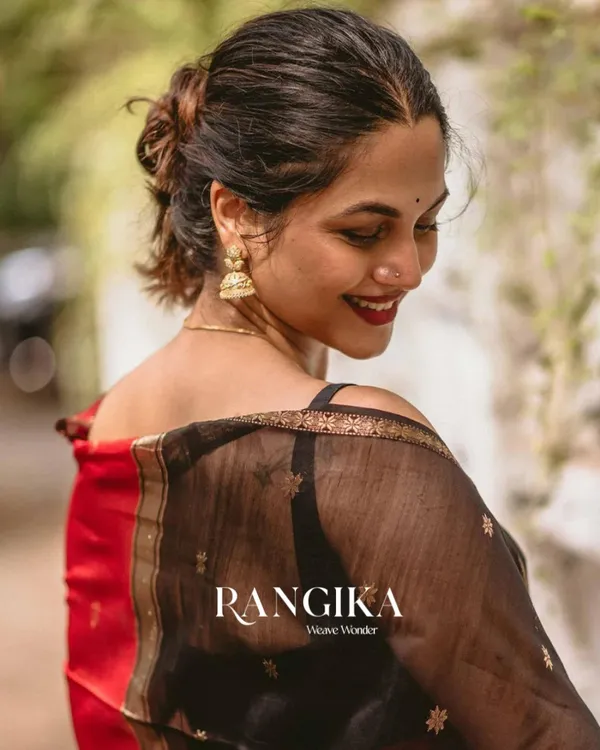 Red_And_Black_Premium_Cotton_Silk_Saree_With_Classy_Blouse_and_tassels