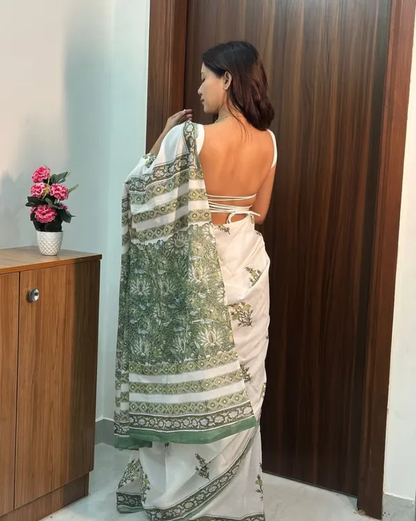 White_Color_1_Minute_Ready_To_Wear_Mulmul_Cotton_Digital_Printed_Saree_With_Pocket