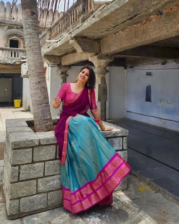 Blue_And_Pink_Kanchipuram_Zari_Weaving_Half_Saree_With_Blouse___Silk_Dupatta