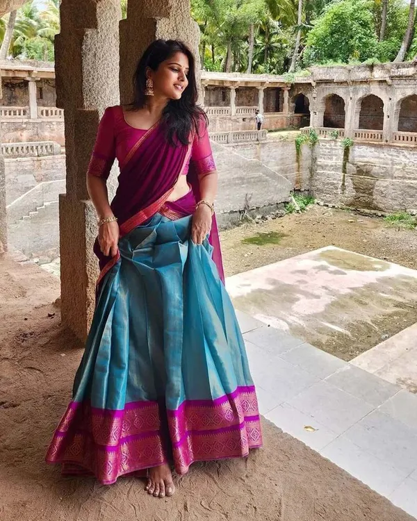 Blue_And_Pink_Kanchipuram_Zari_Weaving_Half_Saree_With_Blouse___Silk_Dupatta