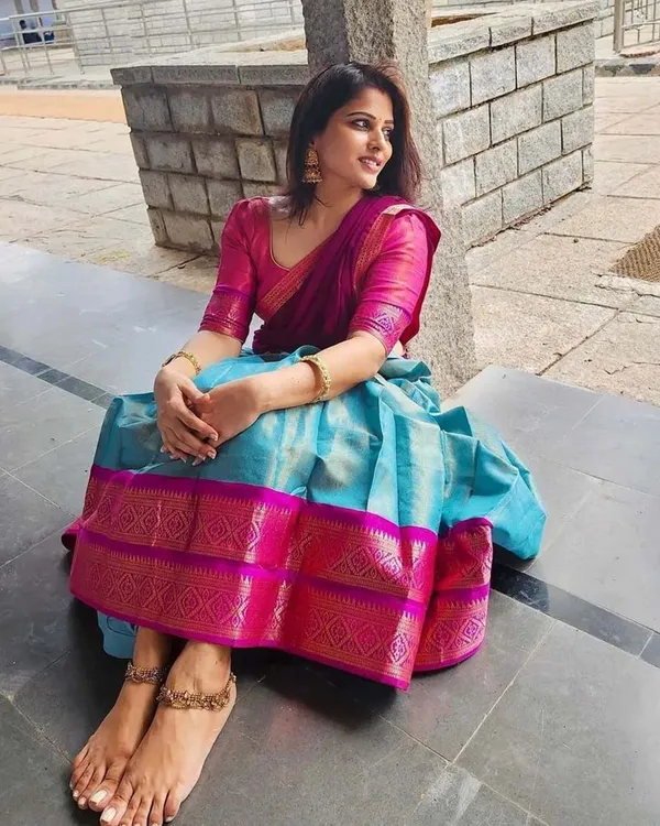 Blue_And_Pink_Kanchipuram_Zari_Weaving_Half_Saree_With_Blouse___Silk_Dupatta