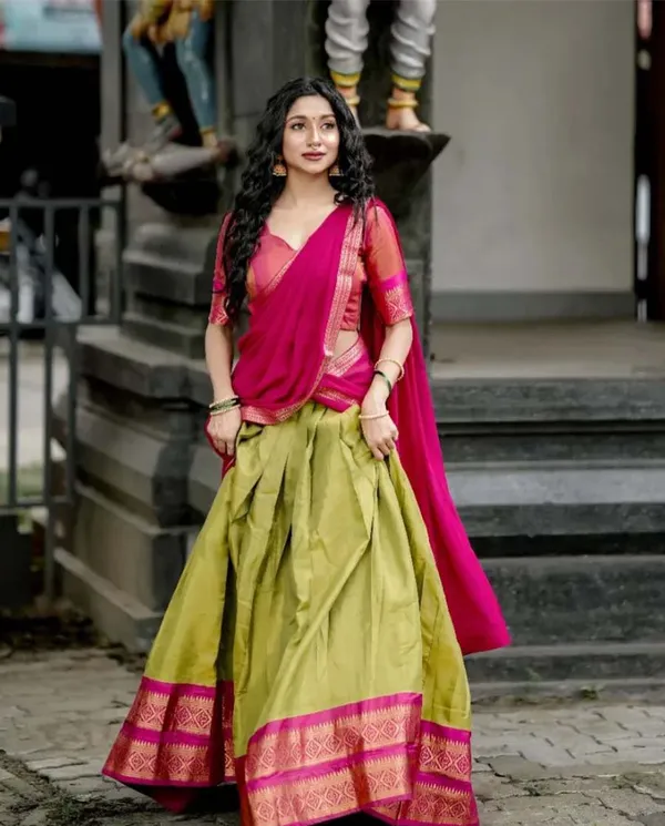 Light_Green_And_Pink_Kanchipuram_Zari_Weaving_Half_Saree_With_Blouse___Silk_Dupatta
