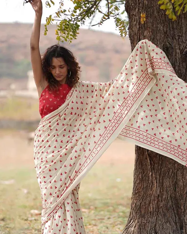 White_Color_1_-_Minute_Ready_to_Wear_Mulmul_Cotton_Saree_with_Blouse_Piece